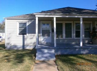 527 E Claflin Ave, Salina, KS 67401