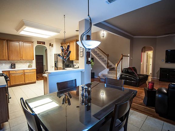 3rd image of 21549 Maddux Dr