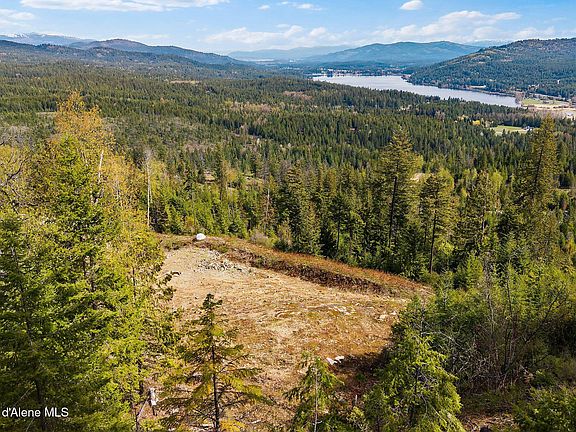 3rd image of 831 Outlook Rd