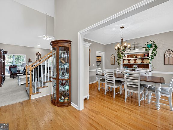 5th image of 504 Edgefield Way