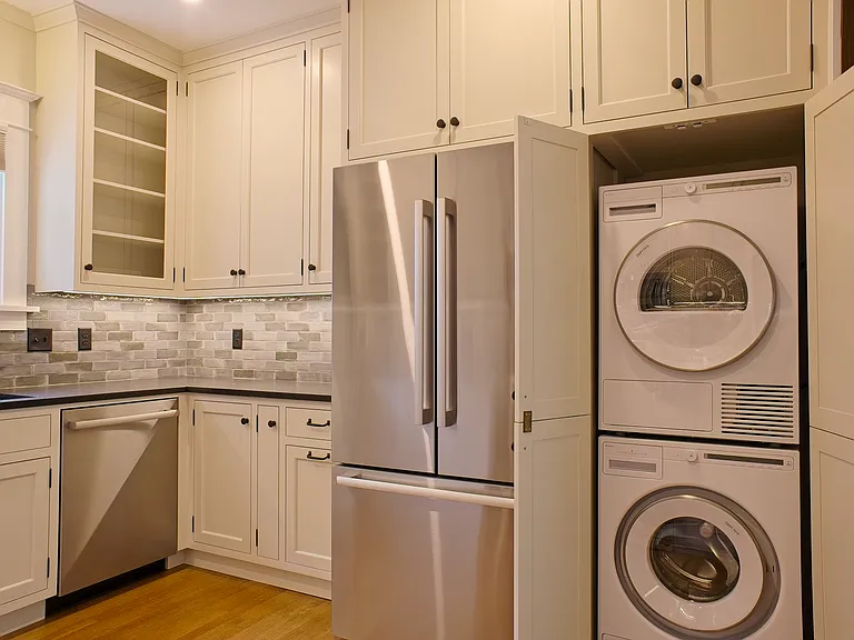 In unit Asko washer and dryer