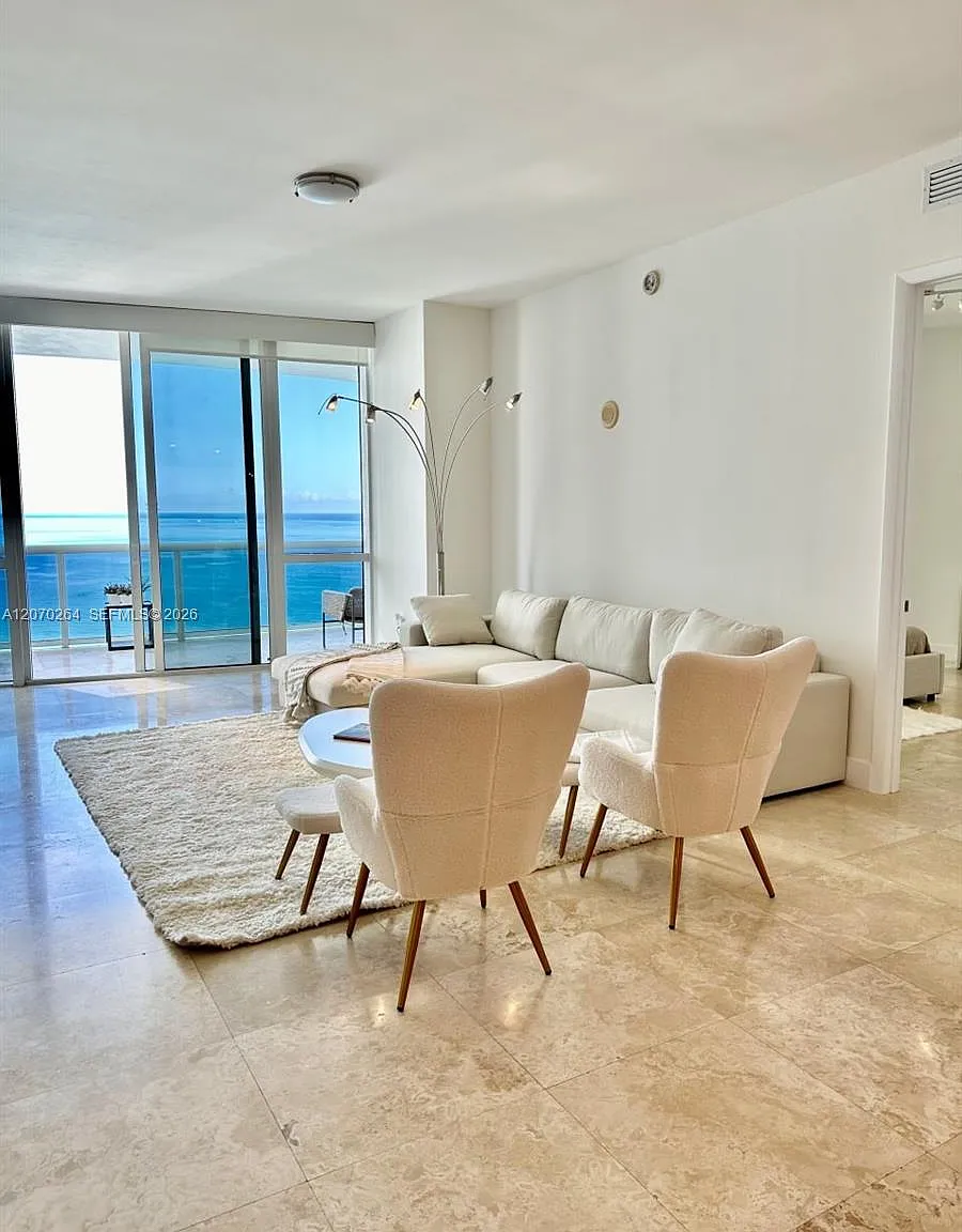 Tdr Tower Iii Condo — Photo 2