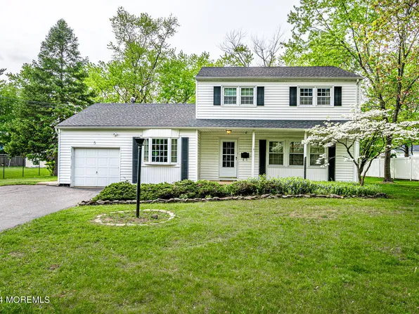 5 Whitehall Way, Manalapan, NJ 07726