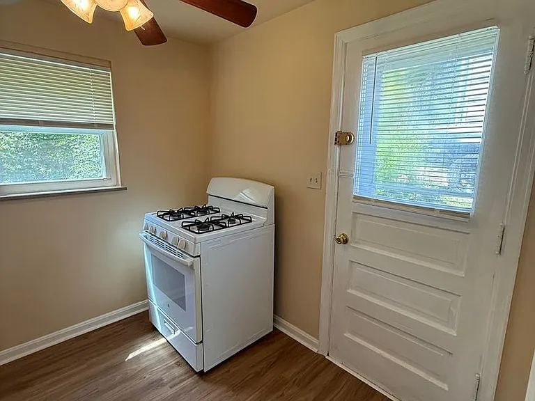 39 Glen Este Pl — Photo 4