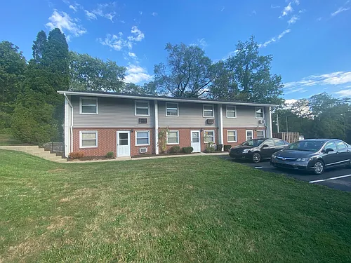 Townhouse Square Apartments - (White Glove) Photo 1