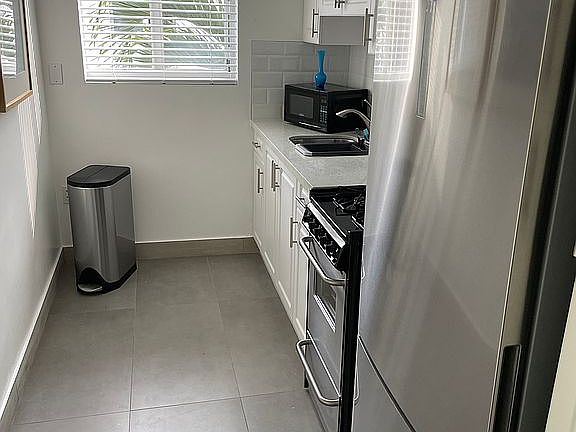 4th image of 1110 Venetian Way APT 2D