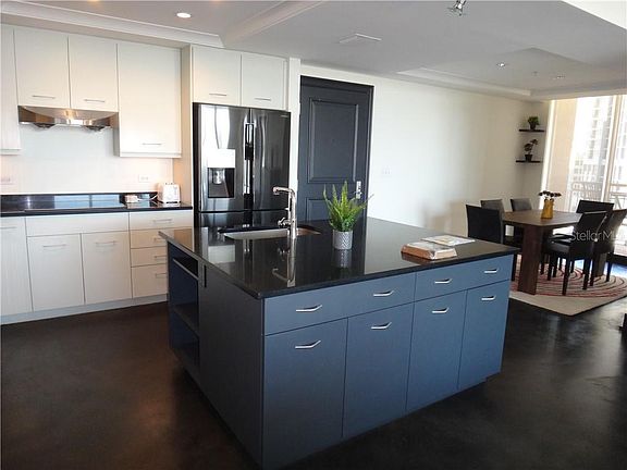 5th image of 1350 Main St Unit 1101
