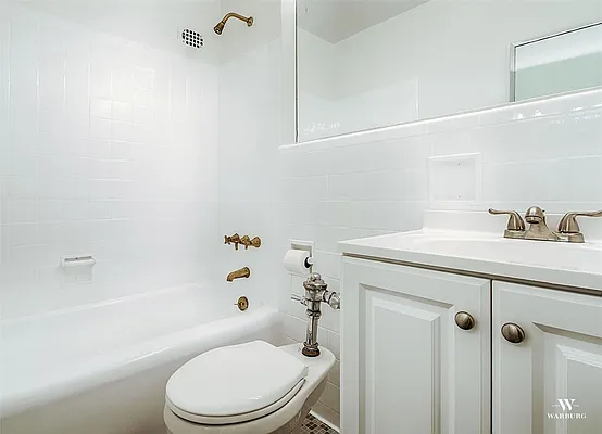 Rented by Warburg | media 18