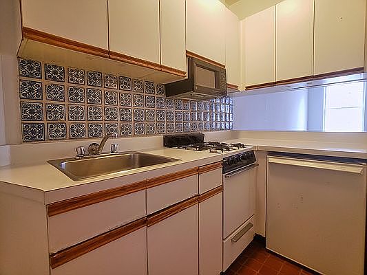 3rd image of 314 E 82nd St APT 3fe