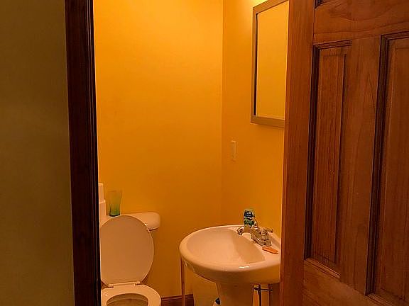 5th image of 321 East St