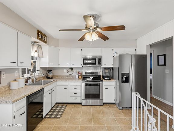 3rd image of 3804 Goldstein Ln