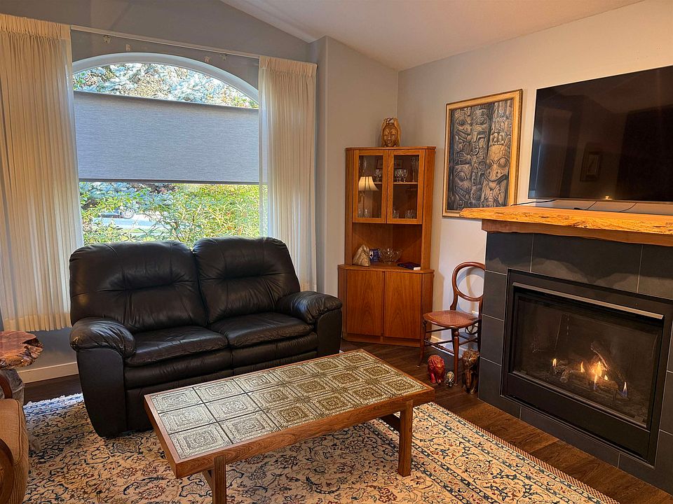 1st image of 811 Aurora Way