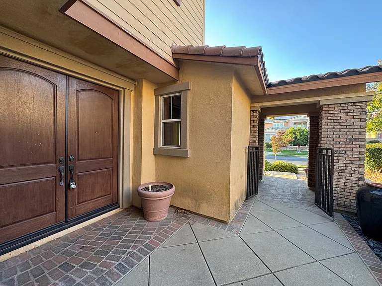 12185 Bisque Dr — Photo 3