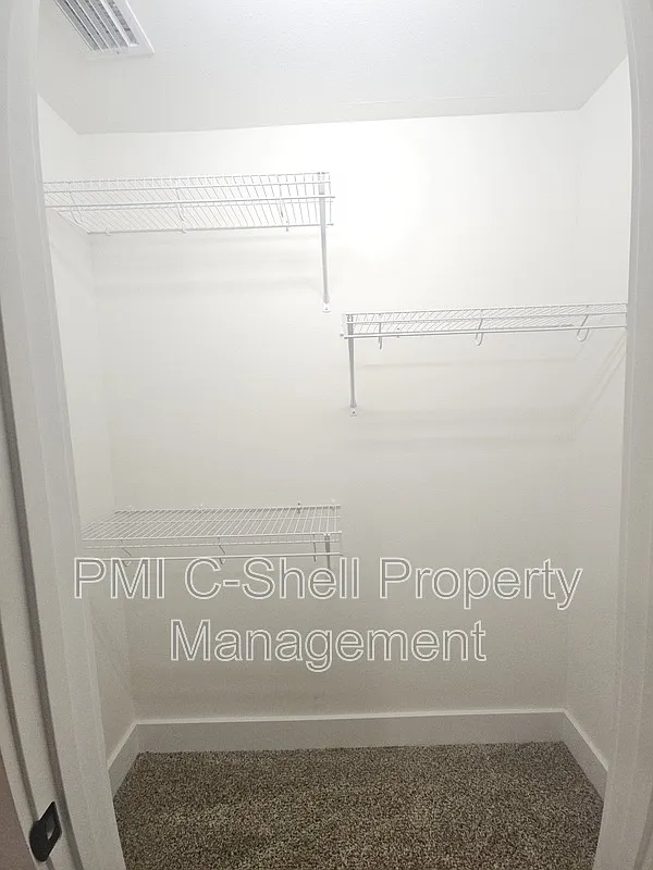 3 bed, 3.5 bath, 1728 sqft, $2,395 — Photo 2