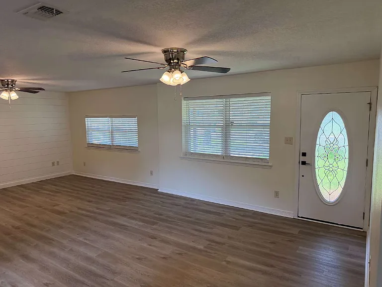 218 Rose Marie Ln SW — Photo 3