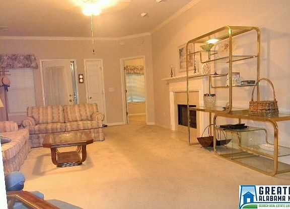 4th image of 403 Hillsboro Ln