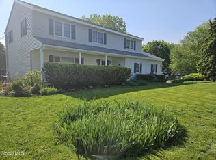 2122 Orchard Park Dr, Niskayuna, NY 12309