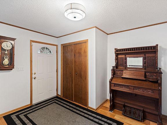3rd image of 4404 43rd Ave S