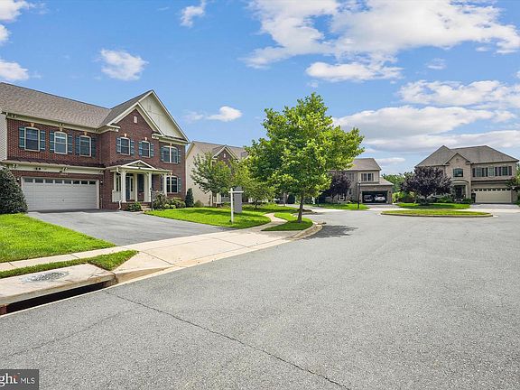 5th image of 1105 Sweetbay Pl