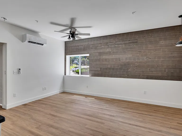 36 Pawling Ave #100 — Photo 13