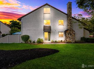 99 Thoreau Dr, Plainsboro, NJ