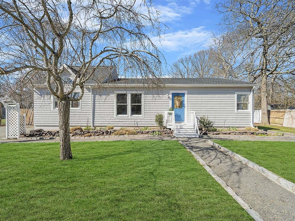 1st image of 35 Arrowhead Drive