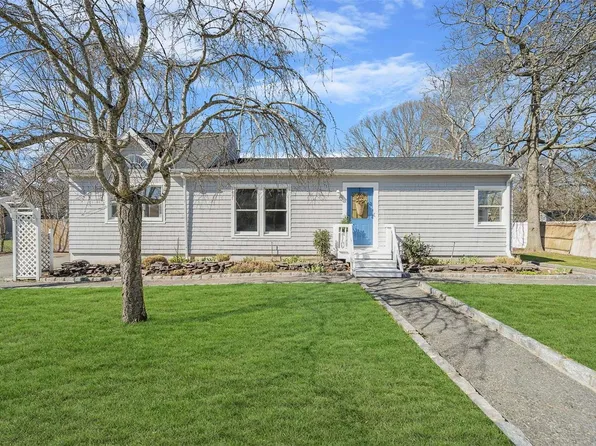 35 Arrowhead Drive, Shirley, NY 11967