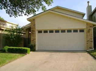 2912 Southern Cross Dr, Garland, TX 75044