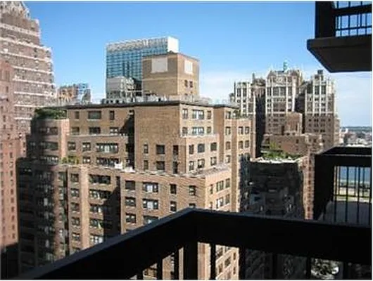 Rented by Douglas Elliman | media 20