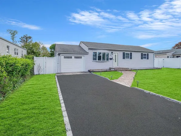 167 4th Avenue, West Babylon, NY 11704