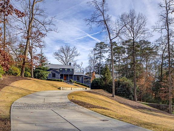 3rd image of 3195 Habersham Rd NW