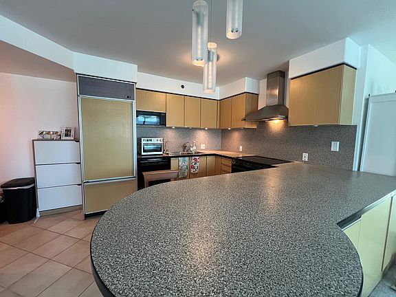 2nd image of 801 S King St APT 3907