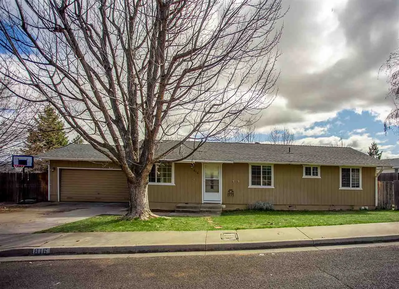 816 Meadowlark Ln photo 1