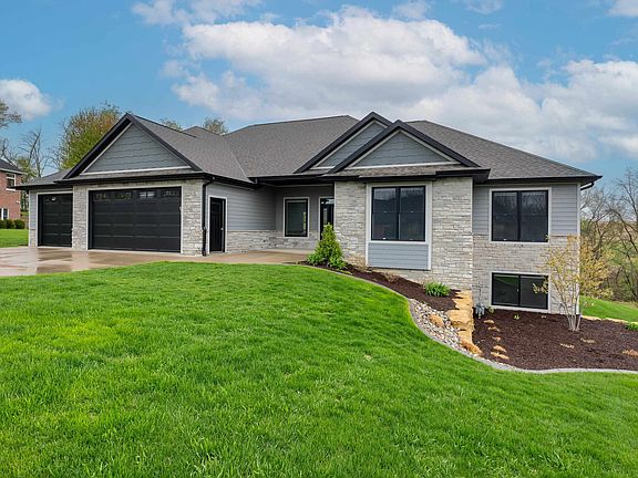 2nd image of 17283 Castlemaine Ln