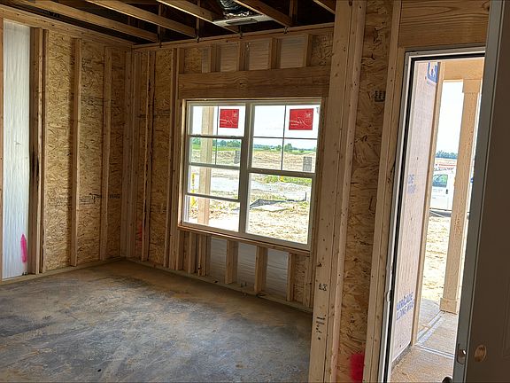 3rd image of 949 Aurora Ln