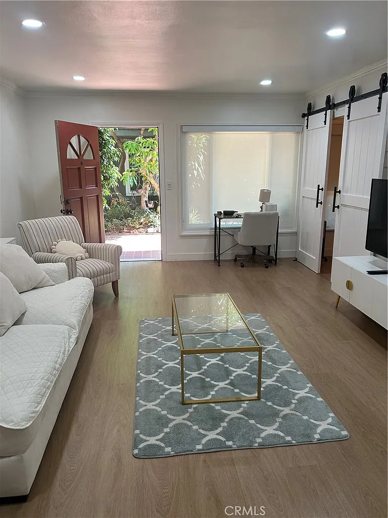 10600 Eastborne Ave — Photo 3