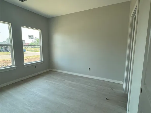 1305 SW Georgia Ave, Lawton, OK 73501