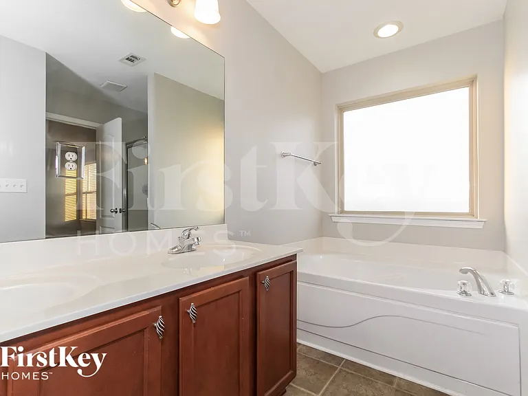 2045 Kensington Ct — Photo 13