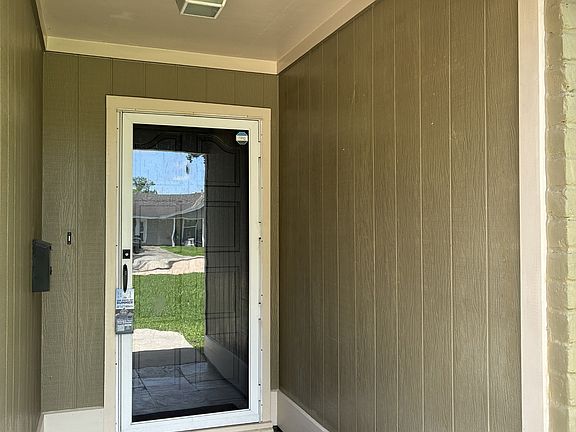 2nd image of 304 Avenue E