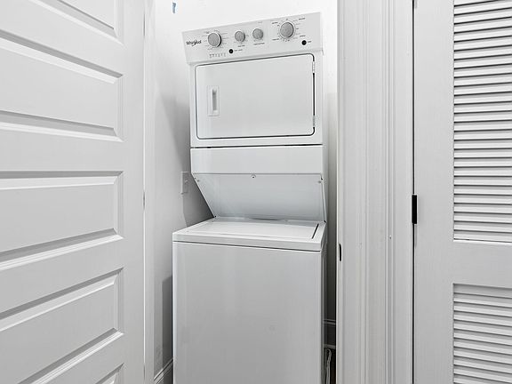 2nd image of 404 Douglas Ave #202