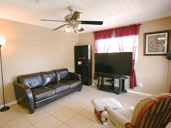 2nd image of 2314 Athel Ave