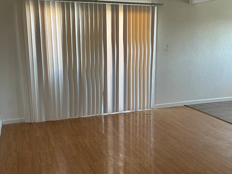 2127 Main St — Photo 3