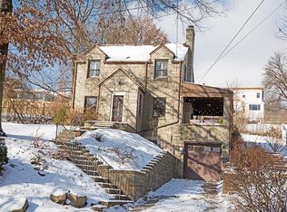 226 Broadway Dr, Pittsburgh, PA 15236