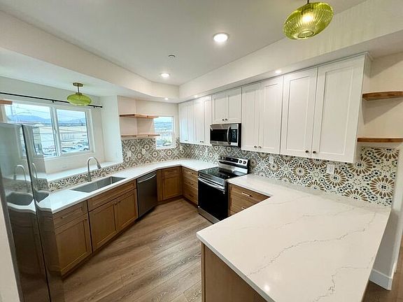 2nd image of 669 Townsite Dr #2