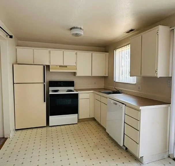 112A Skyline Dr — Photo 1