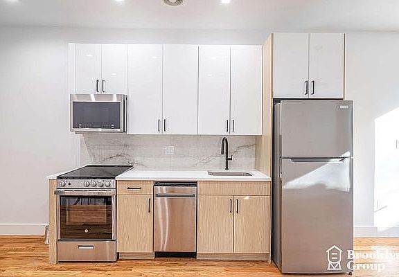 2nd image of 702 Evergreen Ave APT 1L
