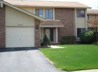 2939 Meadowbrook Dr #1, Rochester Hills, MI 48309
