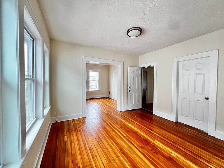 13 Chase St #2 — Photo 11