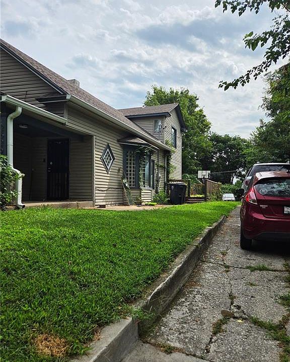 2nd image of 2629 Elmwood Ave