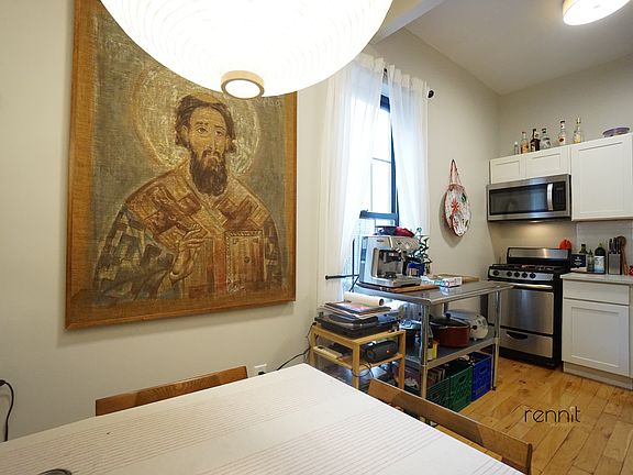 3rd image of 338 Clifton Pl #2L